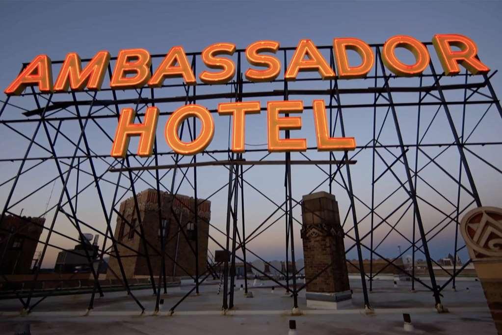 Ambassador Hotel 密尔沃基 外观 照片